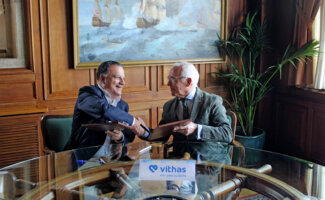 Vithas Vigo realizará chequeos deportivos de alto nivel a regatistas y alumnos de vela del Monte Real Club de Yates de Baiona
