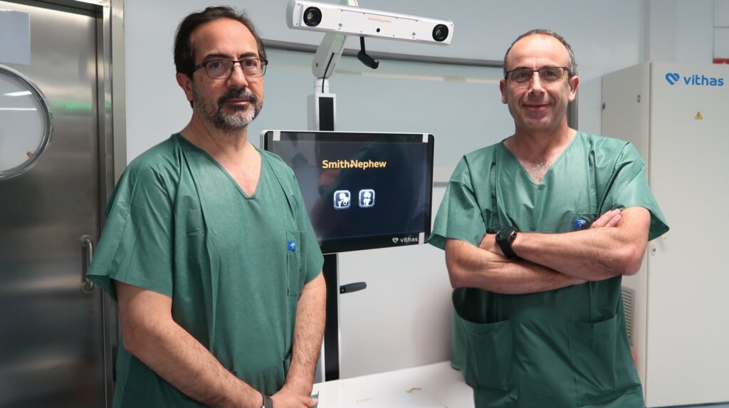 Vithas Sevilla es el primer hospital de la sanidad sevillana en realizar una cirugía de prótesis de cadera asistida por el robot CORI, con planificación personalizada y mayor precisión quirúrgica.