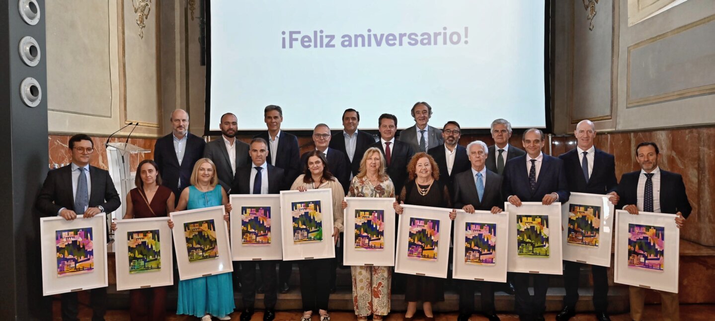 Vithas Granada celebra una década de crecimiento, excelencia sanitaria e innovación junto a las principales instituciones Vithas Granada celebra una década de crecimiento, excelencia sanitaria e innovación junto a las principales instituciones