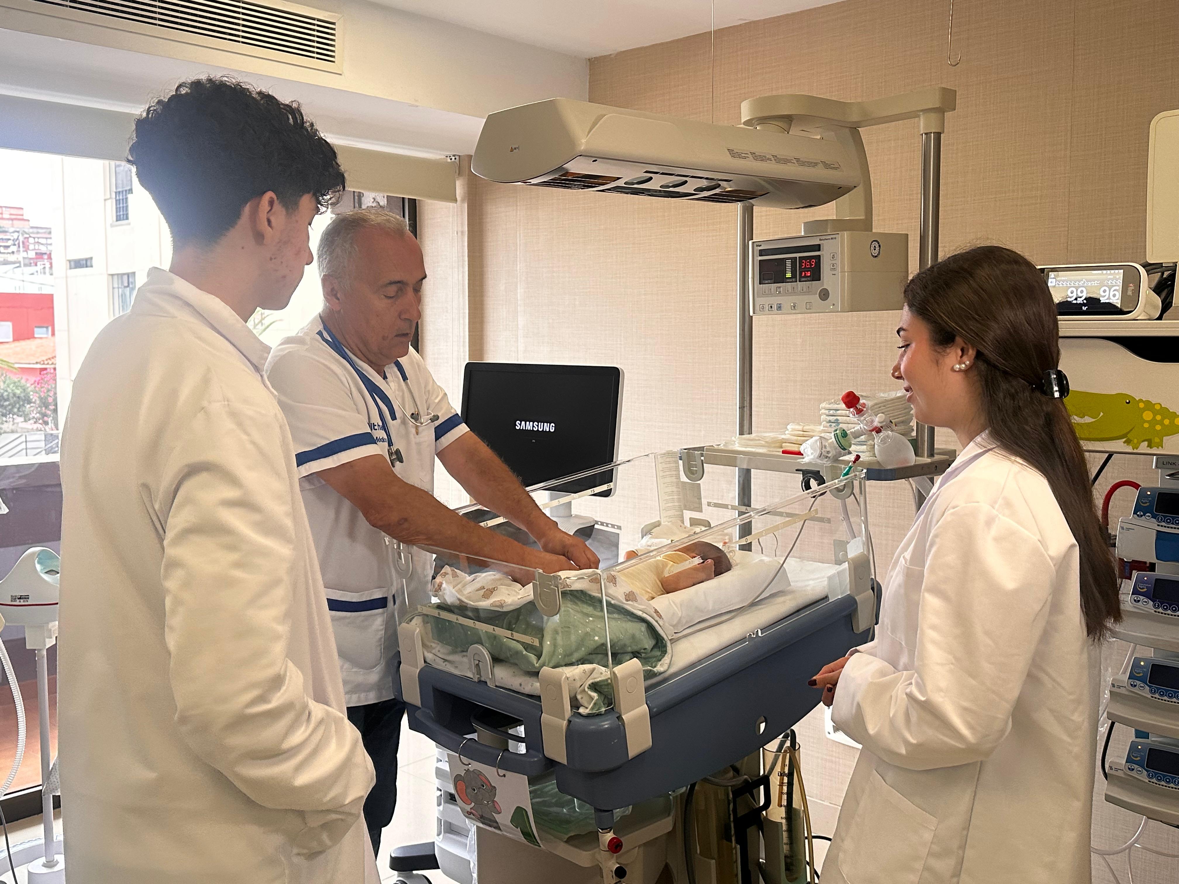 Vithas Las Palmas realiza formaciones inmersivas a escolares interesados en la profesión sanitaria