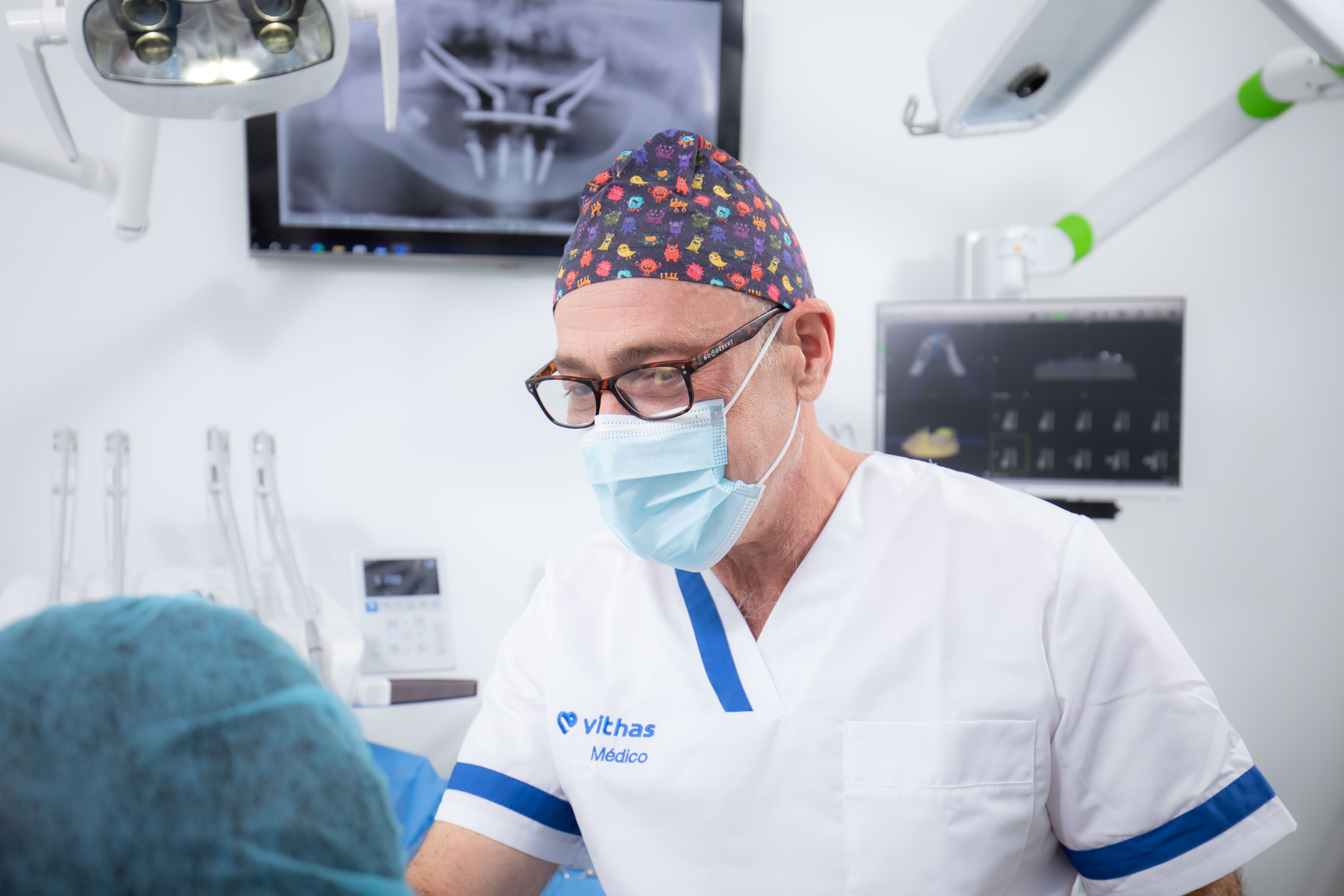 Vithas lanza ‘Recuperando la sonrisa’, nuevo capítulo de su pódcast Historias & Historiales, protagonizado por el Dr. Rubén Davó
