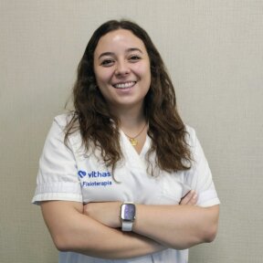 Elena Rojas Miguel es especialista en Fisioterapia en el Hospital Vithas Sevilla.
