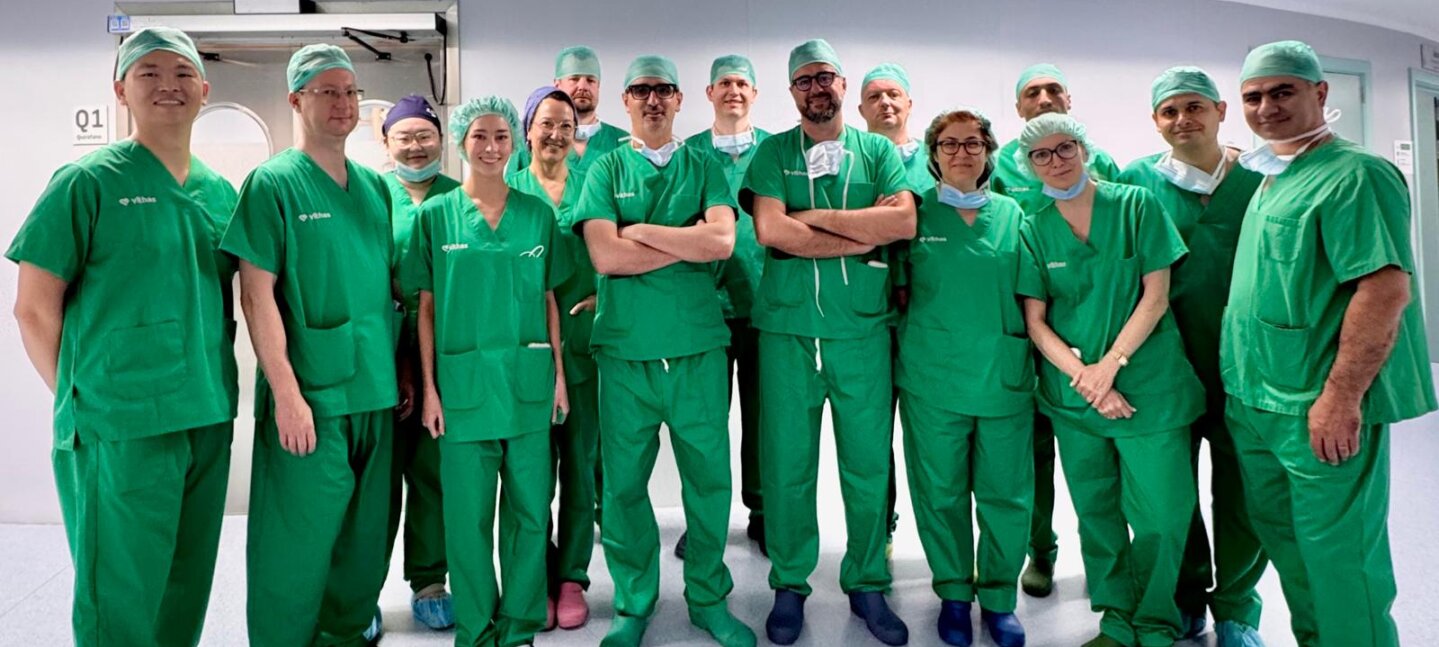 El Dr. Diego González Rivas imparte una master class internacional de cirugía torácica Uniportal VATS en Vithas Madrid Aravaca