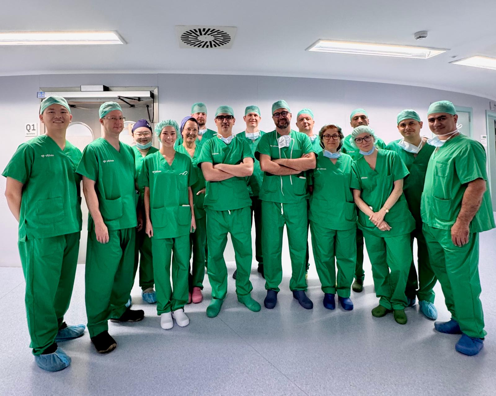 El Dr. Diego González Rivas imparte una master class internacional de cirugía torácica Uniportal VATS en Vithas Madrid Aravaca