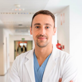 Dr. Pablo Zulet, Cardiógolo de Vithas Madrid La Milagrosa El Dr. Pablo Zulet es cardiólogo del Hospital Universitario Vithas Madrid La Milagrosa