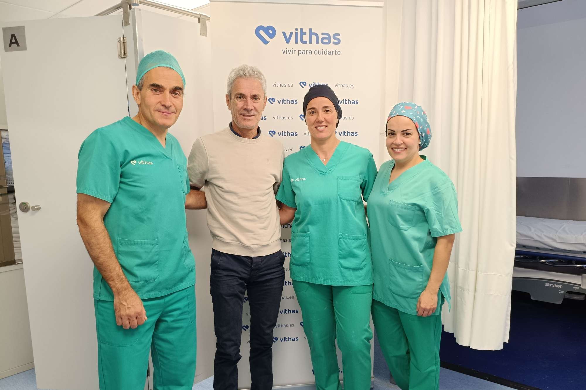 Martín Fiz se opera de cataratas en Vithas Vitoria con un láser de última generación