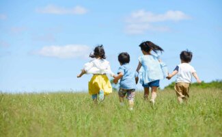 Cómo cuidar la salud de los niños en verano