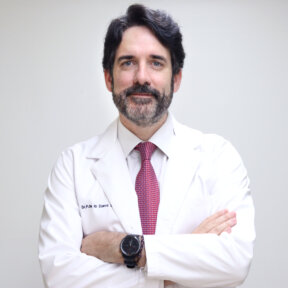 Dr. Pablo De la Cueva Dobao