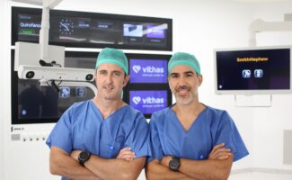 El Hospital Vithas Barcelona incorpora el primer robot CORI de España totalmente integrado para implantar prótesis de rodilla y cadera El Hospital Vithas Barcelona incorpora el primer robot CORI de España totalmente integrado para implantar prótesis de rodilla y cadera