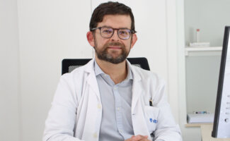 VLM_DR UGIDOS CONSULTA El doctor Lisardo Ugidos, oncólogo del Hospital Universitario Vithas Madrid La Milagrosa, lidera la Unidad de Prevención y Diagnóstico Precoz Oncológico para detectar mutaciones asociadas al desarrollo de distintos tipos de cánceres antes de que se manifiesten clínicamente