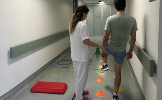 Vithas Vigo recuerda que alcohol y drogas alteran funciones esenciales del cerebro para una conducción segura