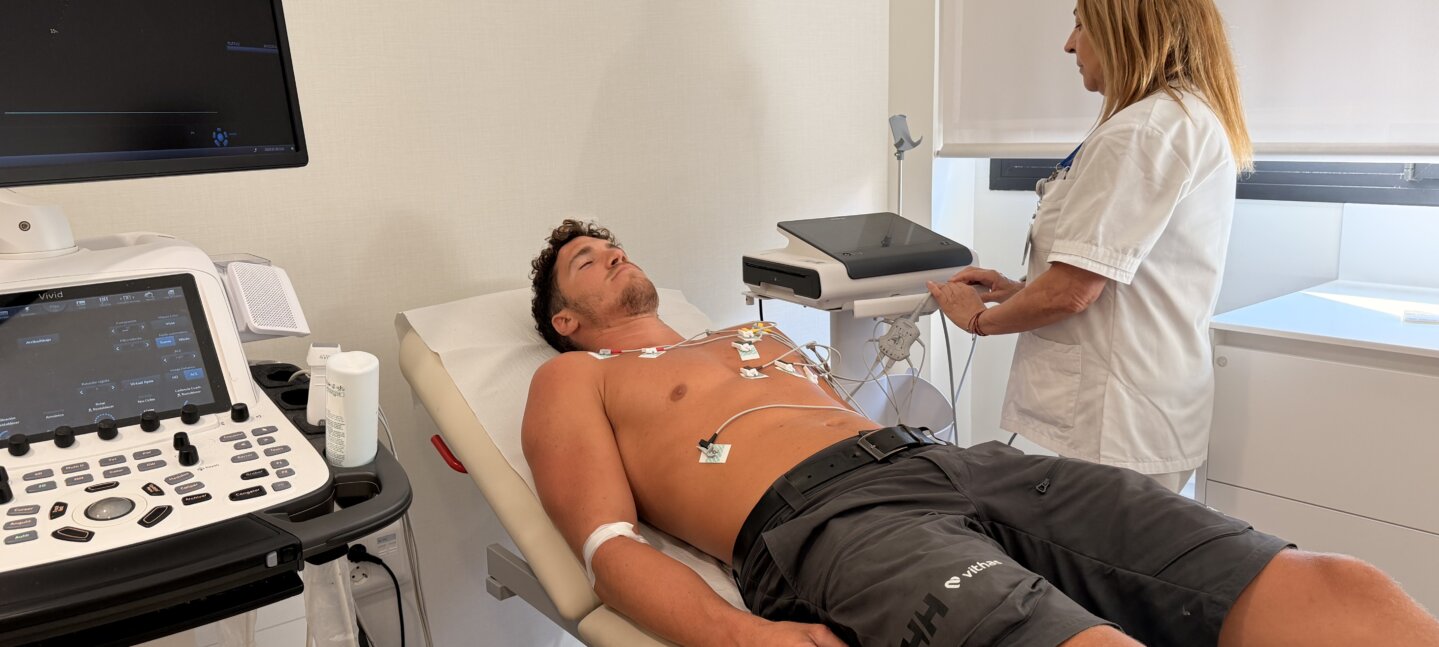 La tripulación del “Vithas Urbania” supera los reconocimientos médicos en el Hospital Vithas Valencia Turia antes del Trofeo S.M. la Reina de Vela La tripulación del “Vithas Urbania” supera los reconocimientos médicos en el Hospital Vithas Valencia Turia antes del Trofeo S.M. la Reina de Vela