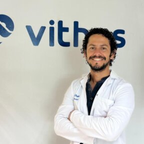 Dr. Héctor Almeida Merino