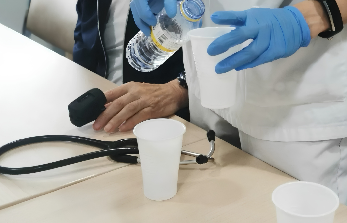 Profesionales de Vithas Xanit Internacional recuerdan que el alcohol es extremadamente nocivo para el cerebro y hay que evitar su consumo también en verano