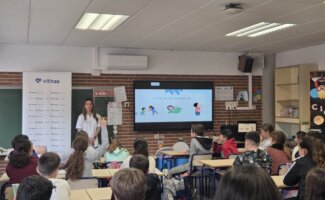 La visión, clave en el rendimiento escolar: los oftalmólogos recomiendan revisar la vista antes de la vuelta al cole La visión, clave en el rendimiento escolar: los oftalmólogos recomiendan revisar la vista antes de la vuelta al cole