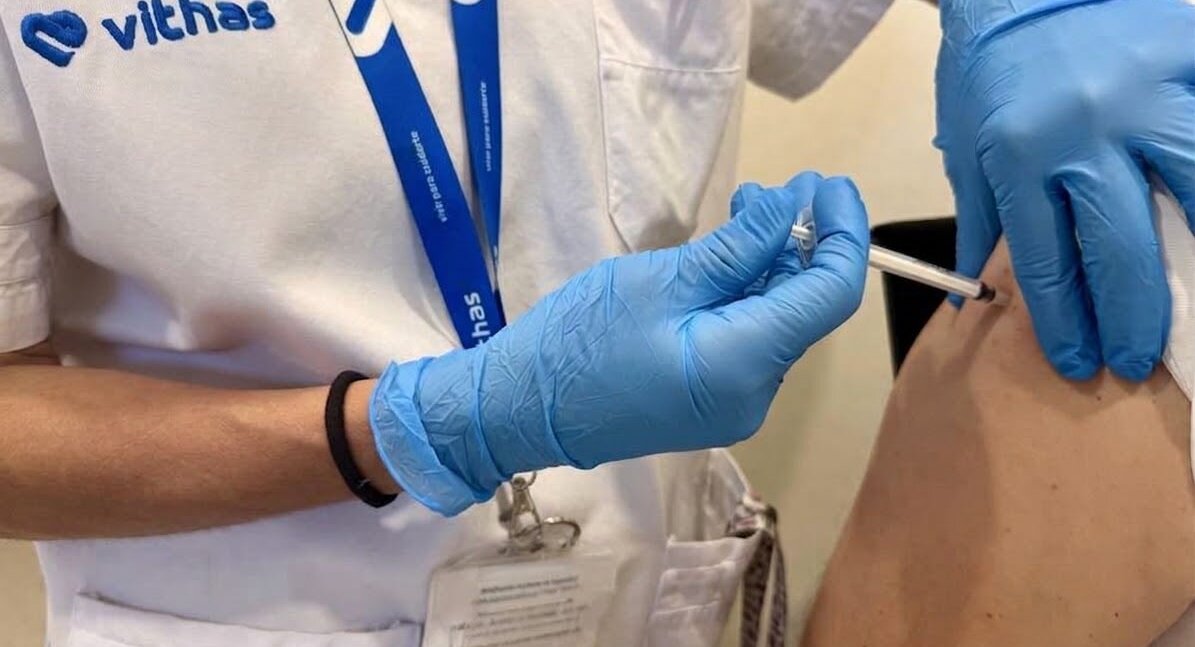 La vacunación ya no es solo cosa de niños: los internistas alertan de que miles de adultos desconocen las vacunas que necesitan La vacunación ya no es solo cosa de niños: los internistas alertan de que miles de adultos desconocen las vacunas que necesitan