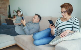 El uso compulsivo de redes sociales afecta al sueño, la concentración y el estado de ánimo El uso compulsivo de redes sociales afecta al sueño, la concentración y el estado de ánimo